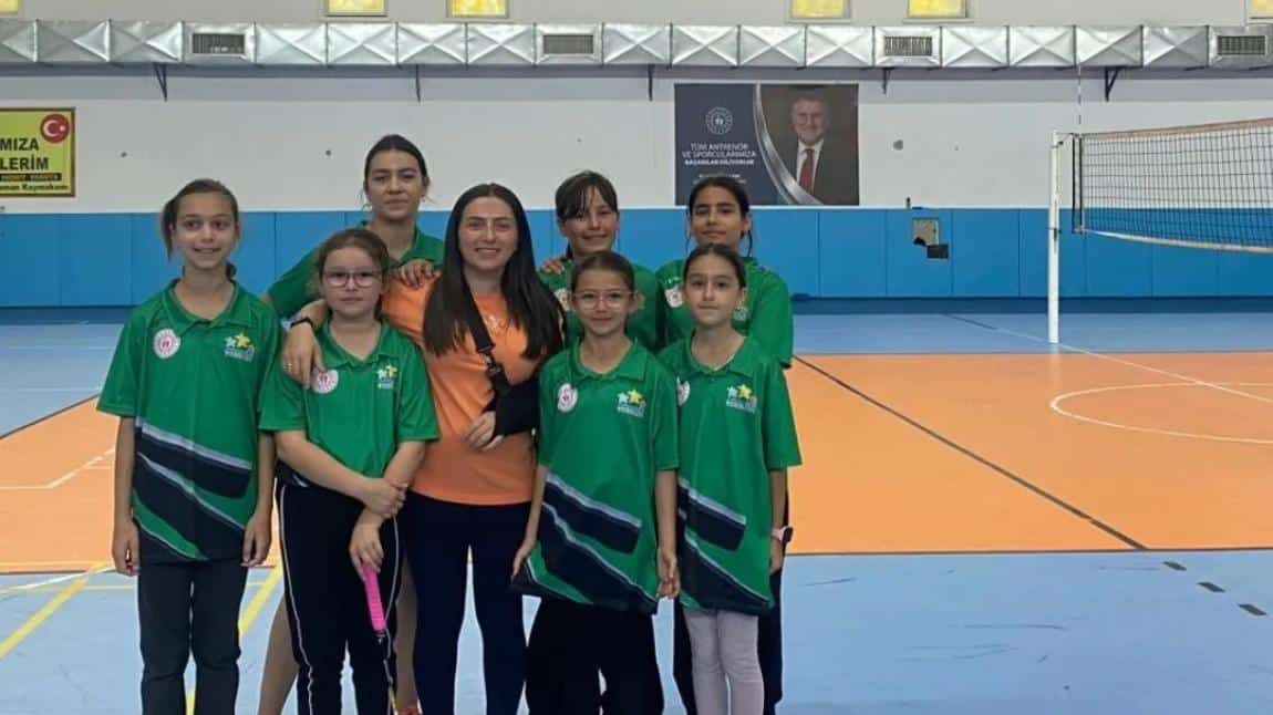 23 Nisan Ulusal Egemenlik ve Çocuk Bayramı Badminton Turnuvasında Dereceye Giren Öğrencilerimizi Tebrik Ederiz.